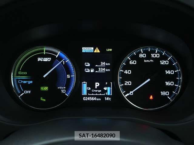 Mitsubishi OUTLANDER PHEV 2020-08 281115-12