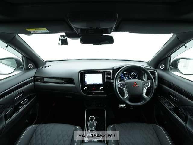 Mitsubishi OUTLANDER PHEV 2020-08 281115-4