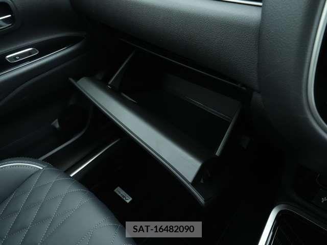 Mitsubishi OUTLANDER PHEV 2020-08 281115-11