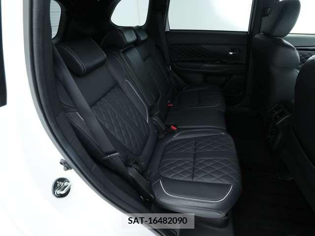 Mitsubishi OUTLANDER PHEV 2020-08 281115-6