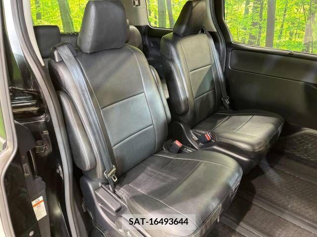 Toyota VOXY 2015-05 288958-11