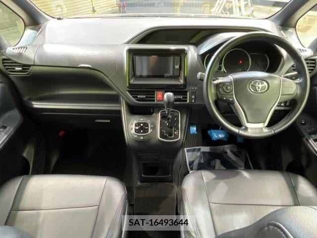 Toyota VOXY 2015-05 288958-1