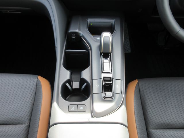 Toyota CROWN 2022-11 6646-29