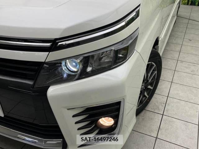 Toyota VOXY 2016-05 220129-13