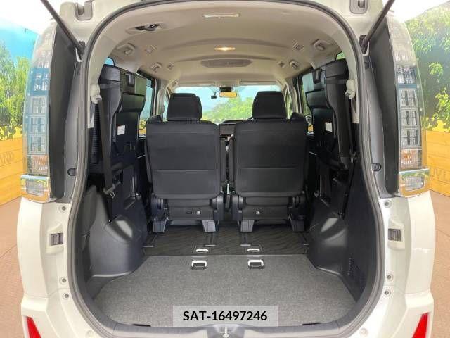 Toyota VOXY 2016-05 220129-11