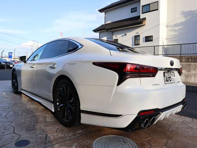 Lexus LS 2021-01 12036-4