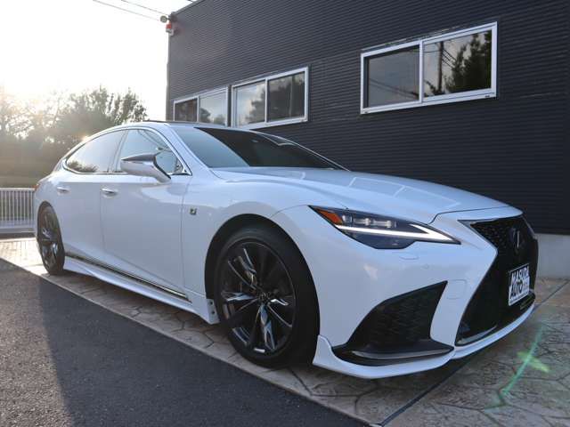 Lexus LS 2021-01 12036-2