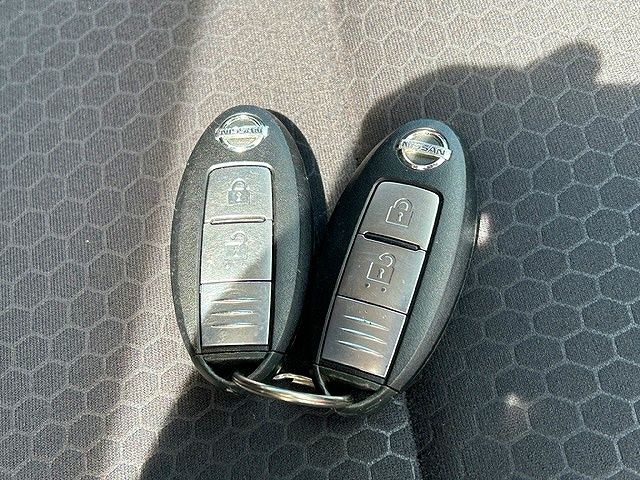 Nissan JUKE 2011-03 18463-4