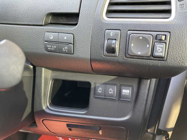 Nissan SERENA 2013-02 183622-6