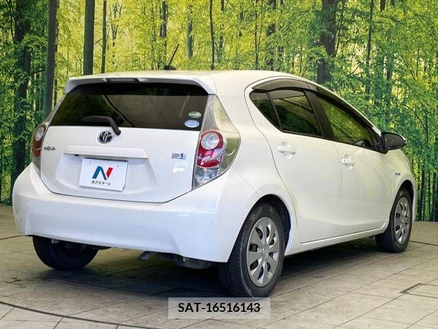 Toyota AQUA 2014-02 257462-16