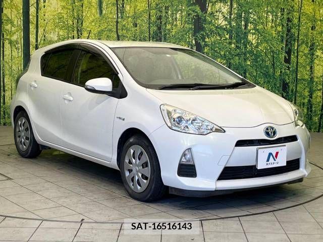 Toyota AQUA 2014-02 257462-15