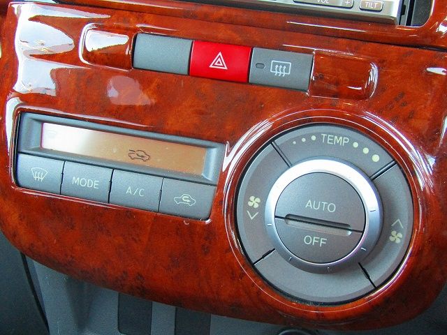 Daihatsu TANTO CUSTOM 2010-02 28876-21