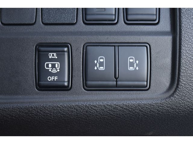 Nissan SERENA 2023-02 182948-8