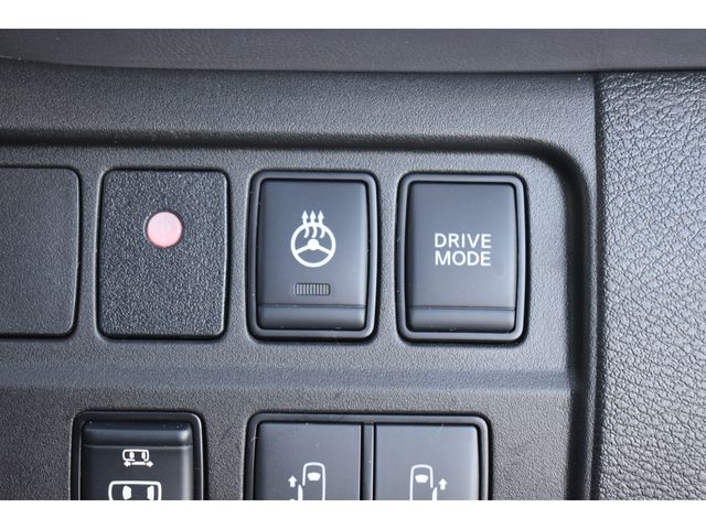 Nissan SERENA 2023-02 182948-9