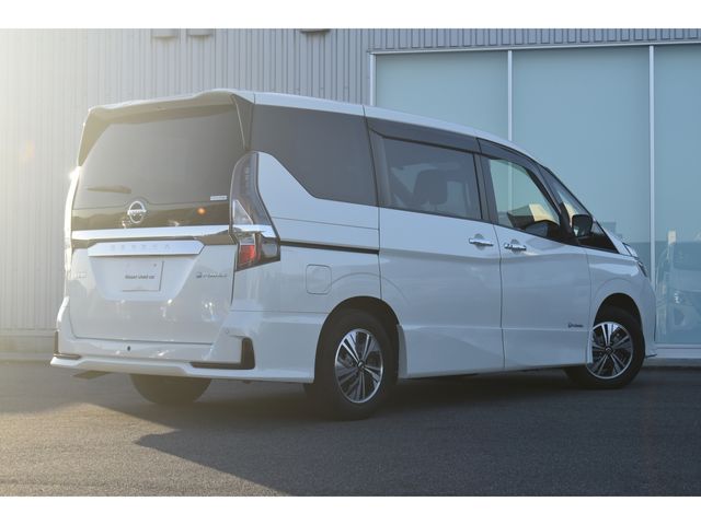 Nissan SERENA 2023-02 182948-1