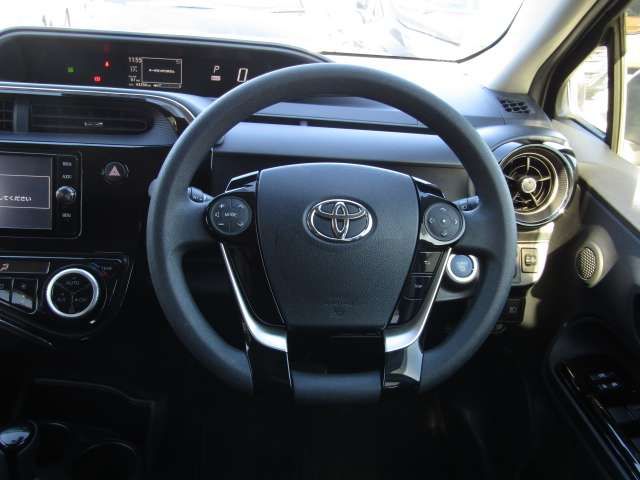 Toyota AQUA 2018-03 195642-14
