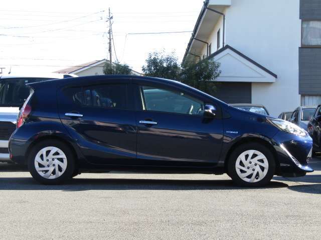 Toyota AQUA 2018-03 195642-2