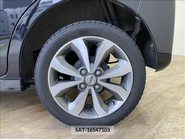 Nissan ROOX 2016-01 323796-9