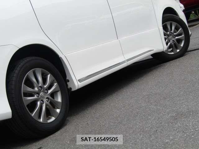 Toyota VOXY 2012-01 375175-17
