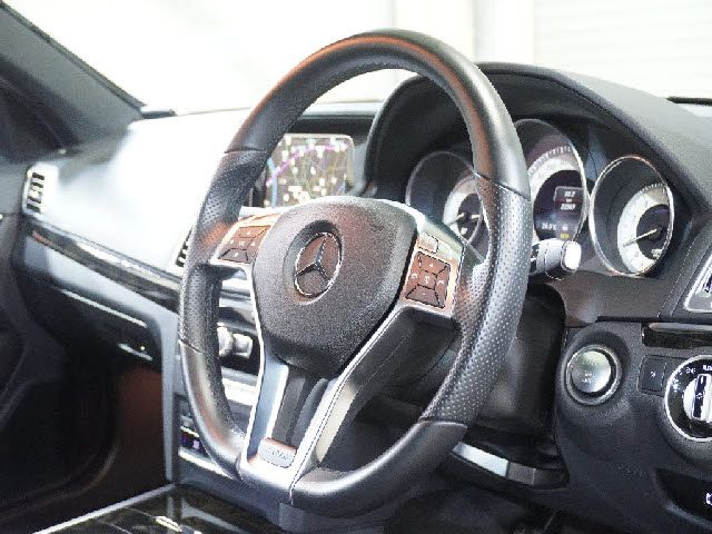 Mercedes Benz E-CLASS 2014-08 6342-5