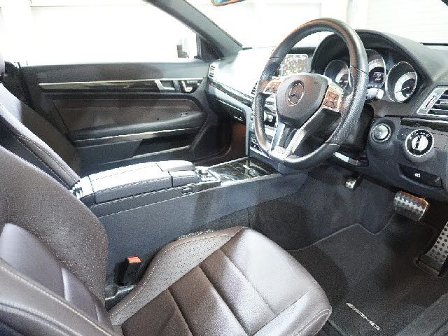 Mercedes Benz E-CLASS 2014-08 6342-4