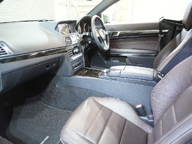 Mercedes Benz E-CLASS 2014-08 6342-3