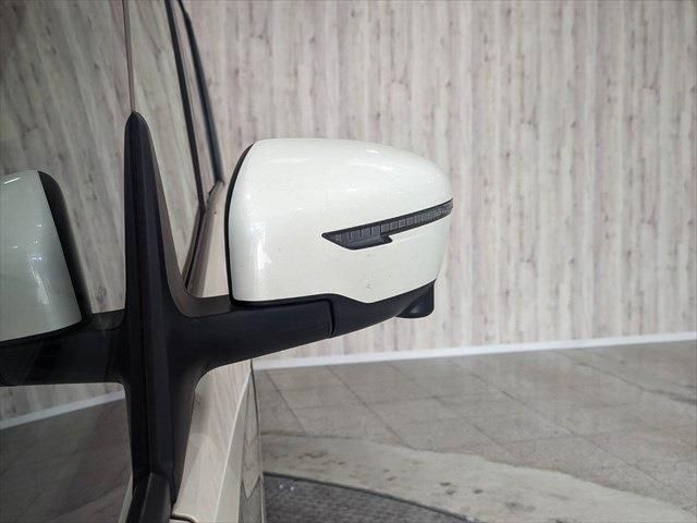 Nissan SERENA 2018-11 182960-12