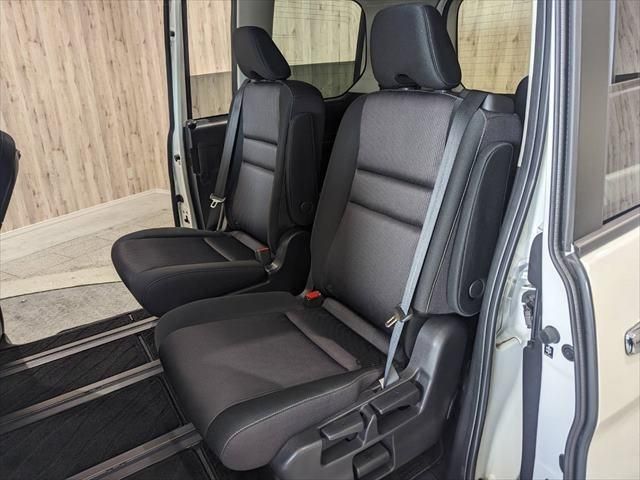 Nissan SERENA 2018-11 182960-23