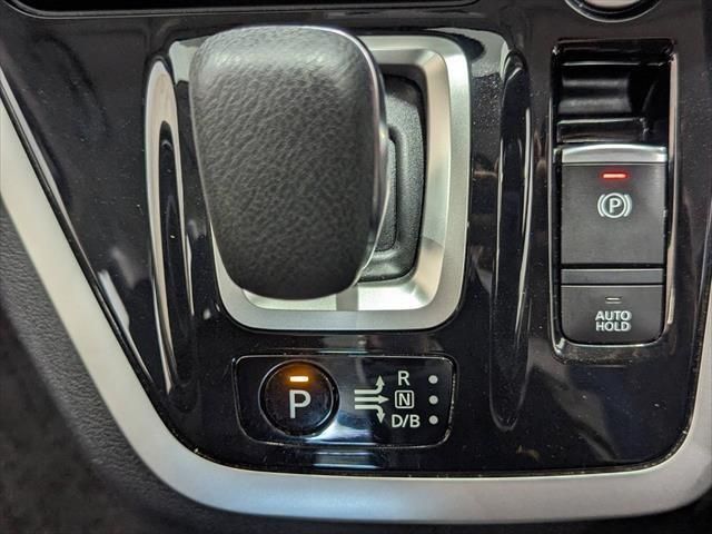 Nissan SERENA 2018-11 182960-27
