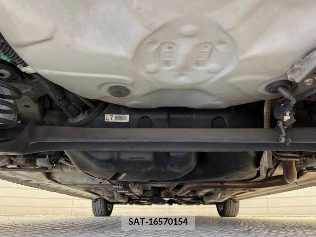 Toyota SPADE 2013-08 394268-19