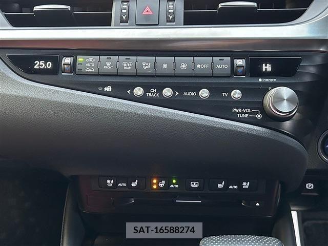 Lexus ES 2021-03 214483-19