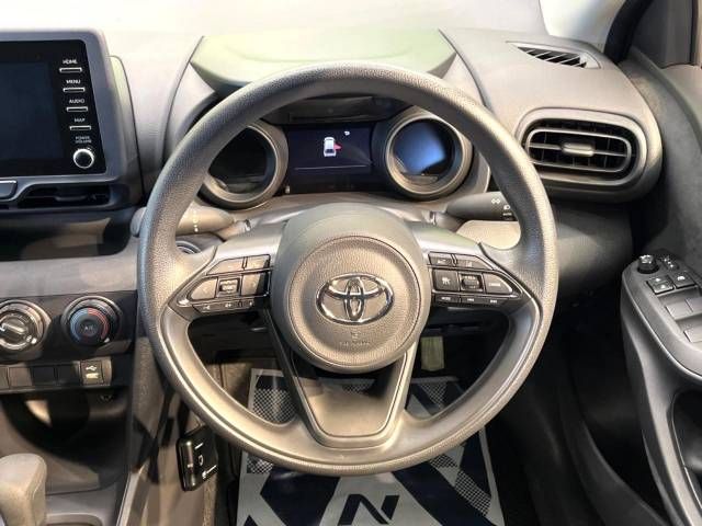 Toyota YARIS CROSS 2023-03 189634-11