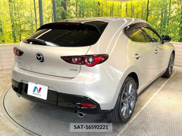 Mazda MAZDA3 2022-07 363281-18