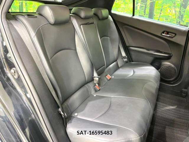 Toyota PRIUS 2016-08 330316-10