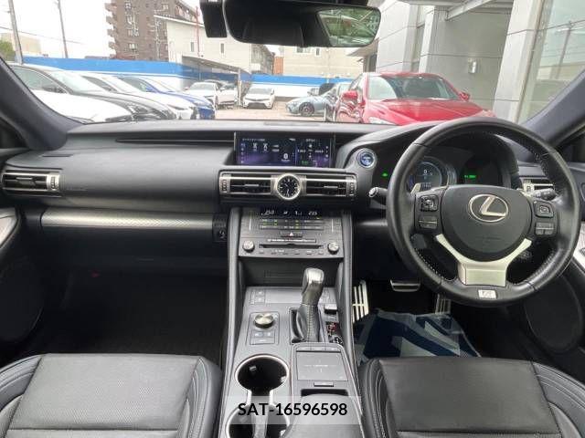 Lexus RC 2019-11 300061-1
