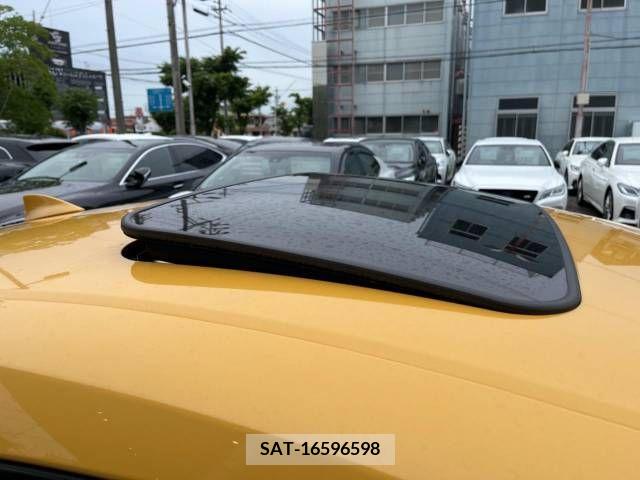 Lexus RC 2019-11 300061-2