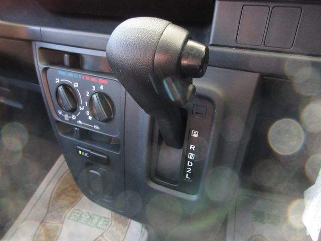 Daihatsu HIJET VAN 2019-04 24646-19