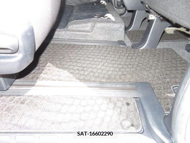 Toyota NOAH 2015-01 279509-19