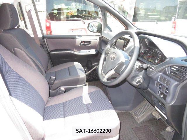 Toyota NOAH 2015-01 279509-8