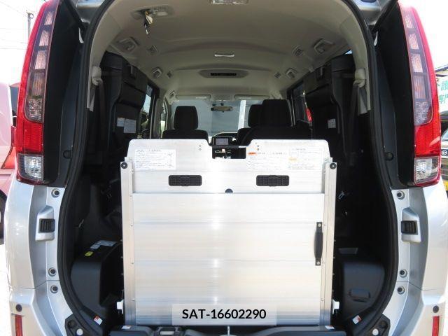 Toyota NOAH 2015-01 279509-7
