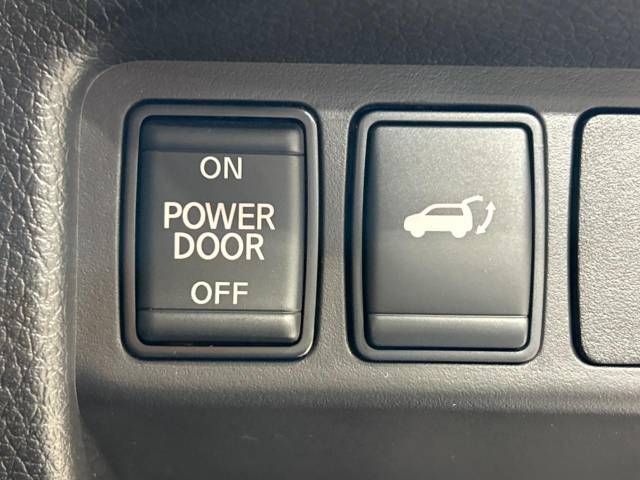 Nissan X-TRAIL 2018-03 14923-4