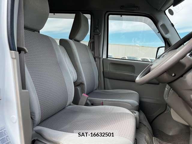 Nissan CLIPPER RIO 2015-07 206694-8
