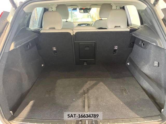 Volvo XC40 2019-11 288752-12