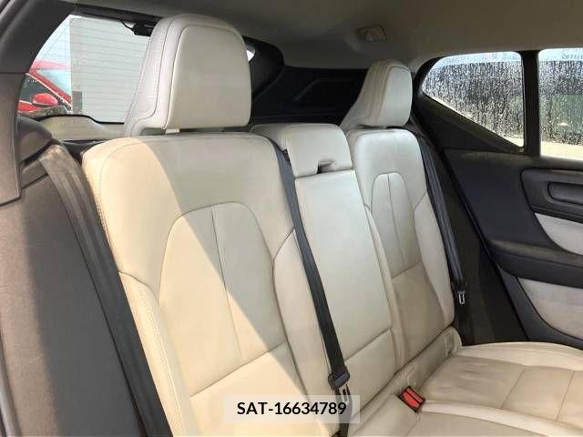 Volvo XC40 2019-11 288752-11
