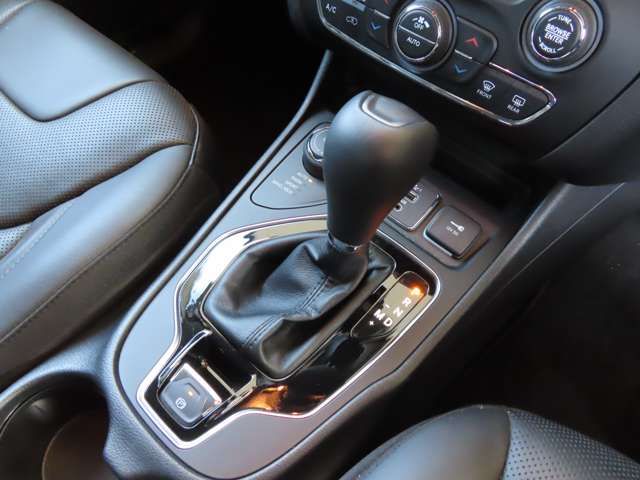 Jeep CHEROKEE 2019-08 11574-14