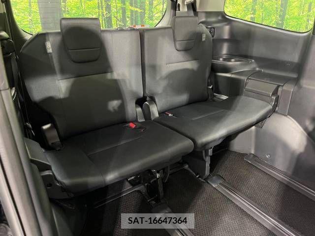 Toyota NOAH 2023-04 204639-9