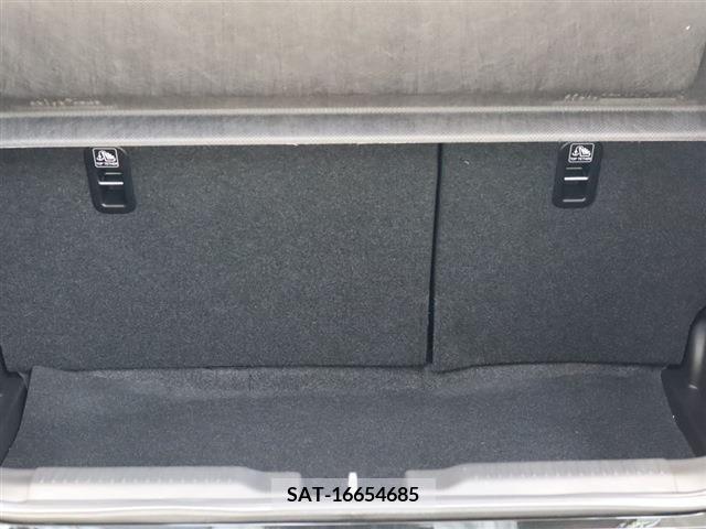 Suzuki SWIFT 2023-05 376441-28