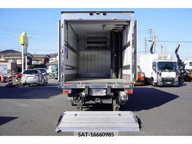 Hino DUTRO 2018-03 216028-19