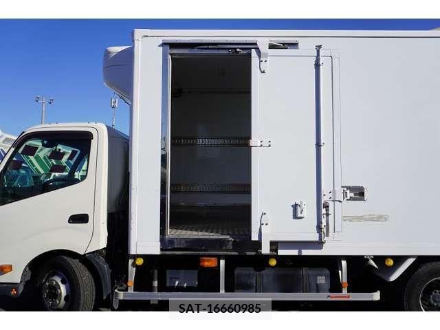 Hino DUTRO 2018-03 216028-17