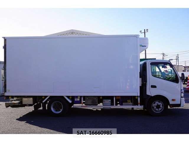 Hino DUTRO 2018-03 216028-4